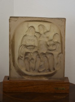 Treviso 1889 – Milano 1947 </br>Gli Dei stanchi, 1926</br> Scultura in resina d’après su base in legno (cm 31 x 27 x 7)